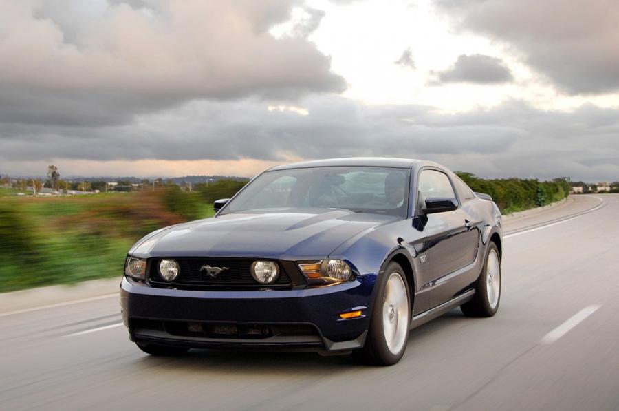  Ford Mustang GT 2010 года  (фото 44 из 213)